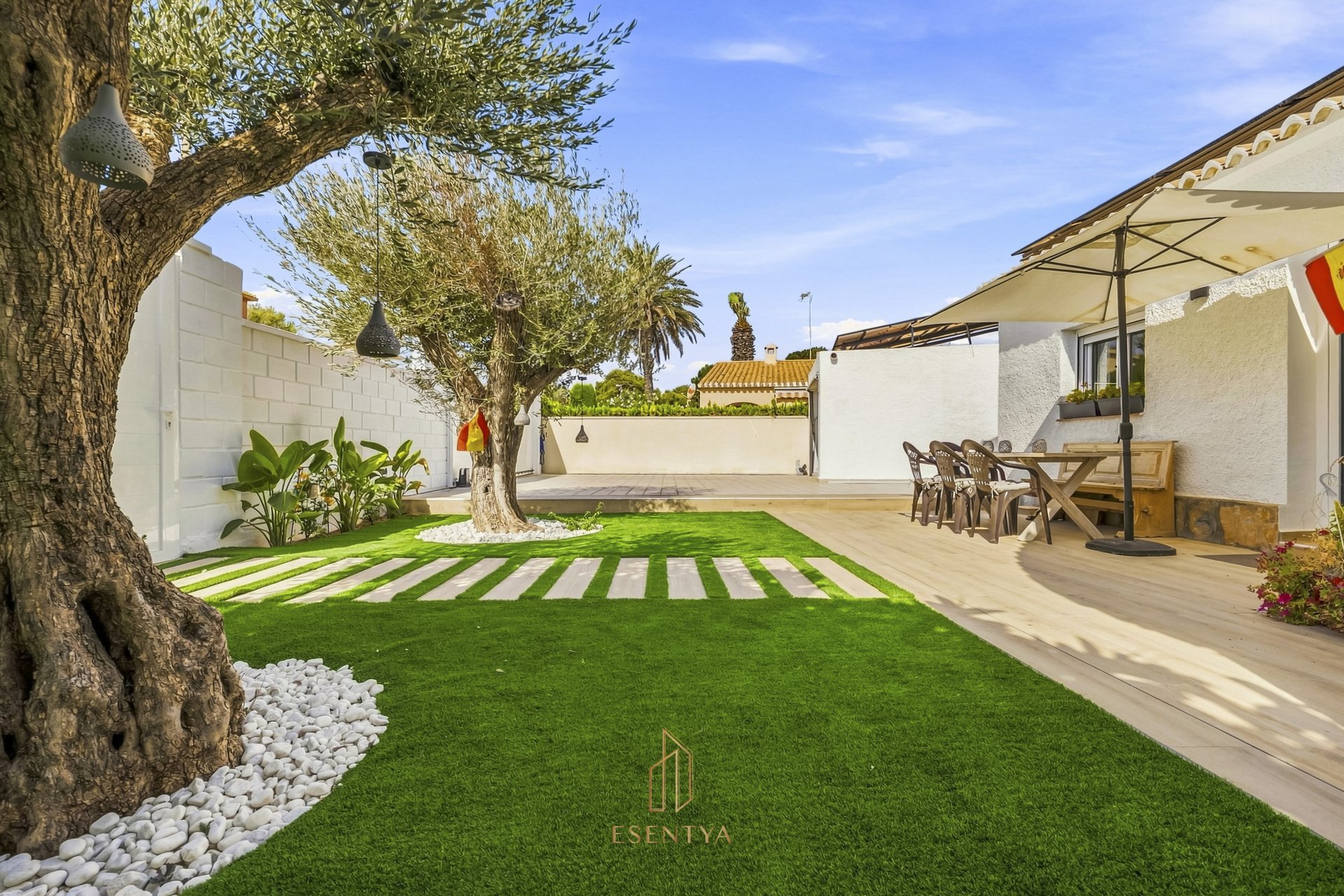 Resale - Villa * - Orihuela Costa * - La Zenia *
