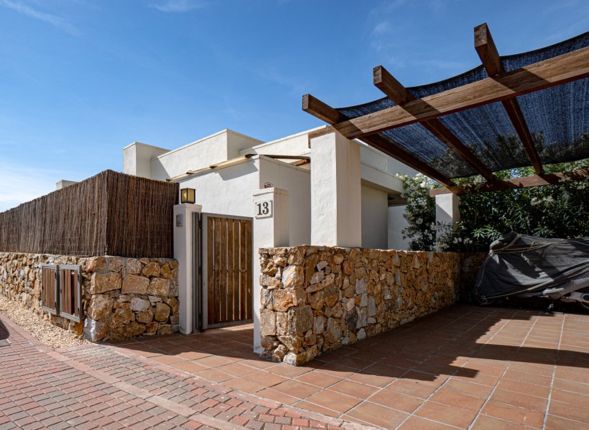 Resale - Villa - Orihuela Costa - Las Colinas Golf Resort