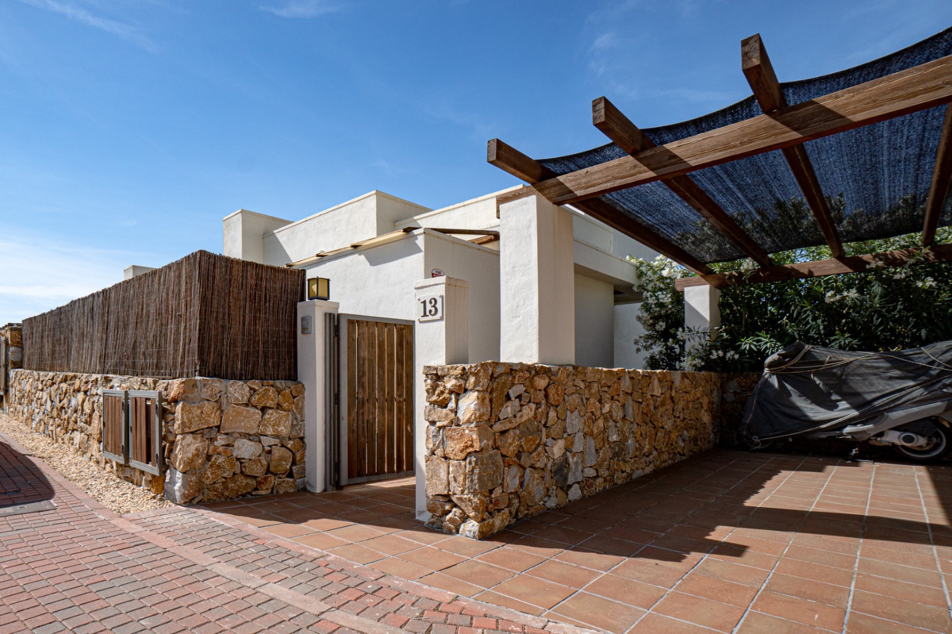 Resale - Villa - Orihuela Costa - Las Colinas Golf Resort