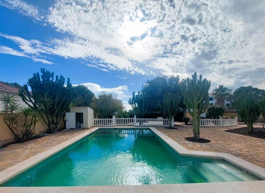 Resale - Villa - Orihuela Costa - Las Filipinas