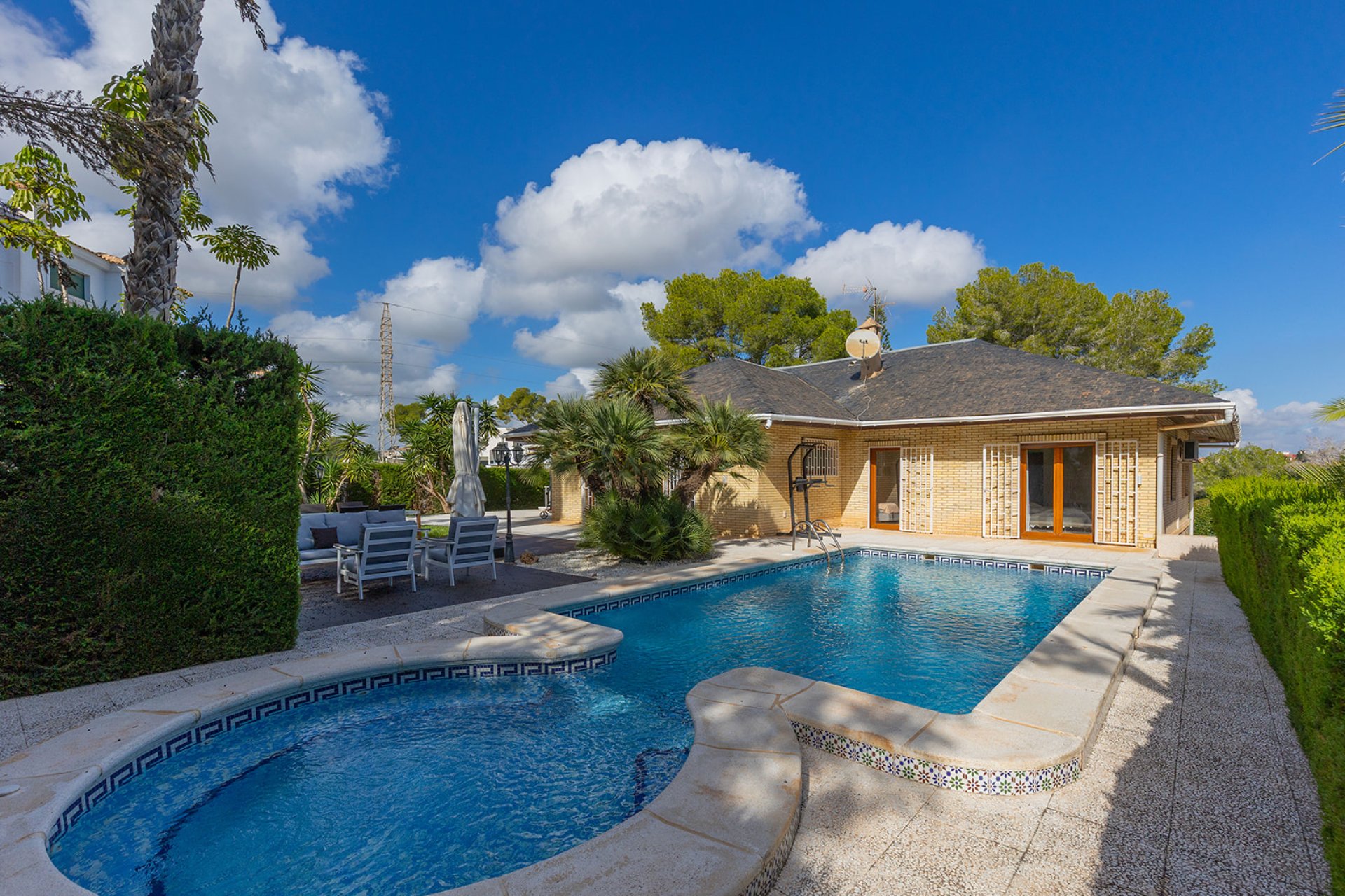 Resale - Villa * - Orihuela Costa - Las Filipinas