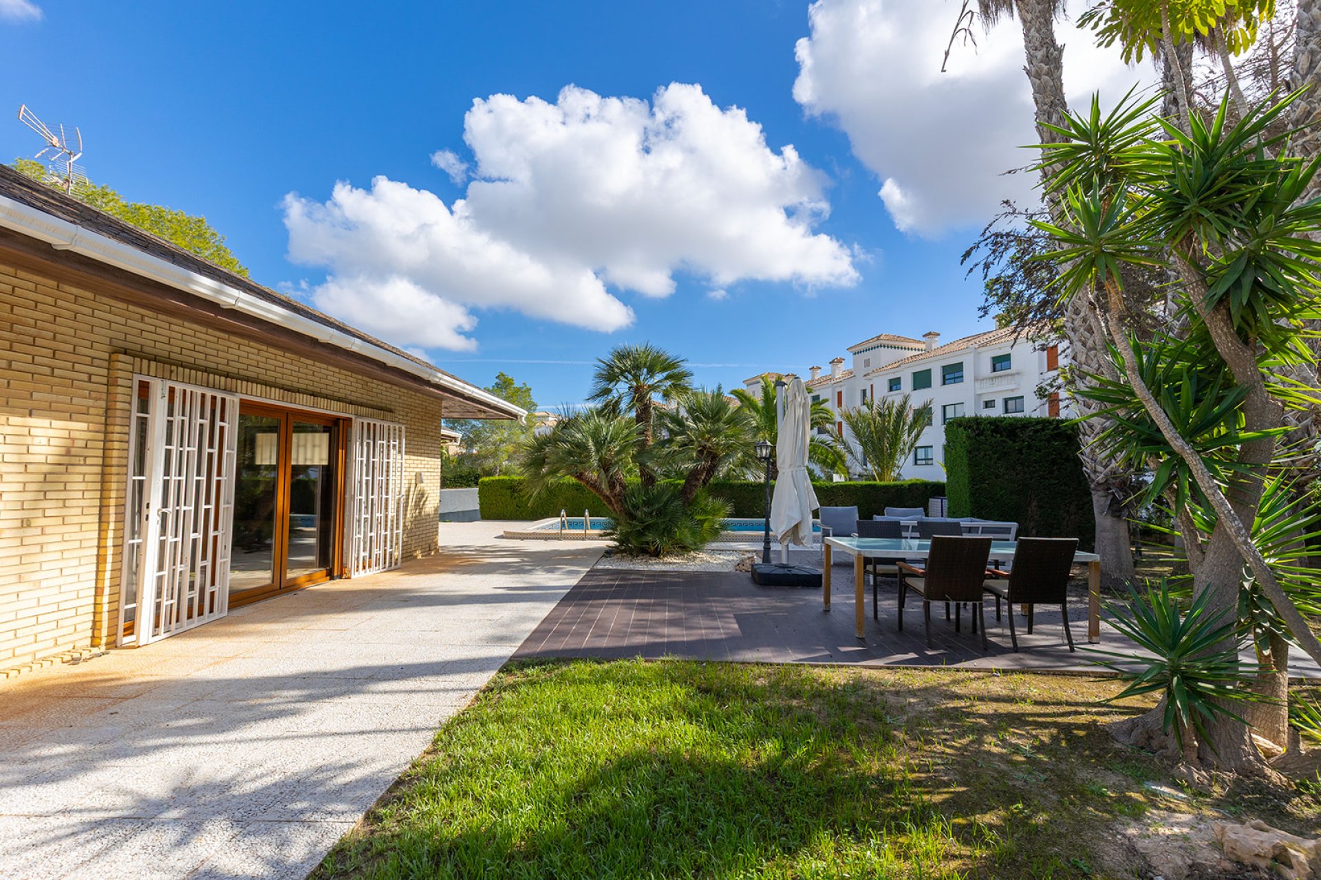 Resale - Villa * - Orihuela Costa - Las Filipinas