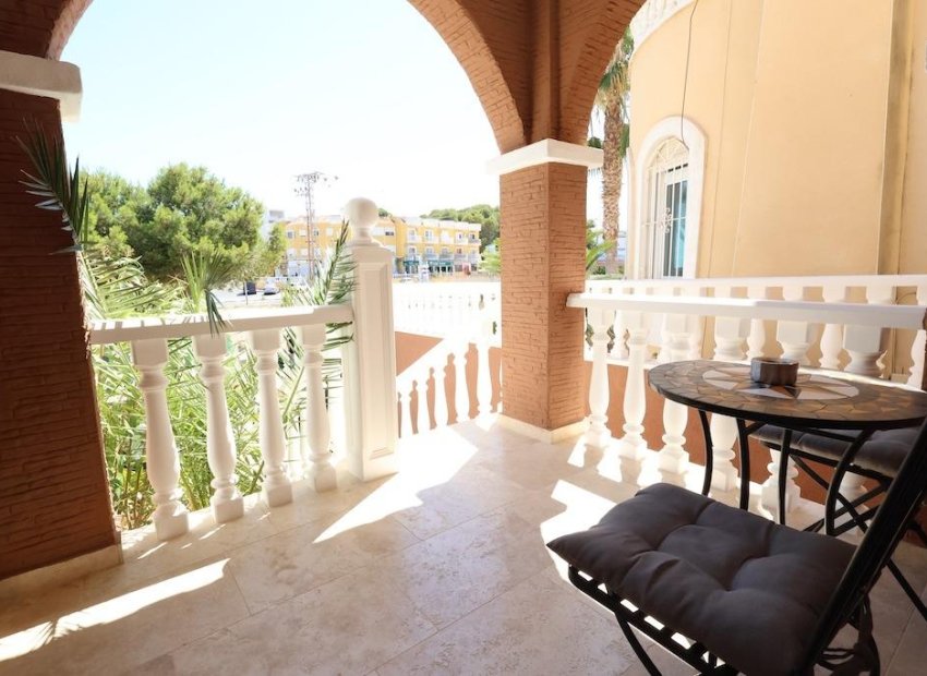Resale - Villa * - Orihuela Costa * - Las Filipinas *