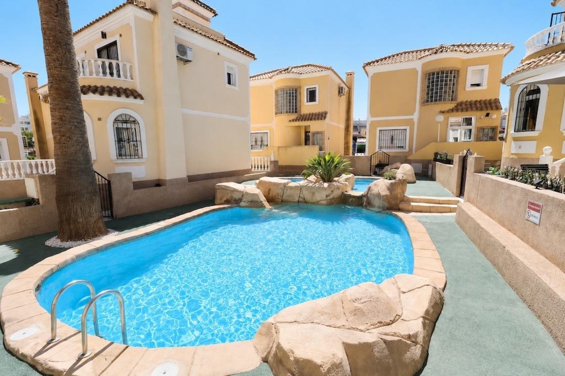 Resale - Villa * - Orihuela Costa * - Las Filipinas *