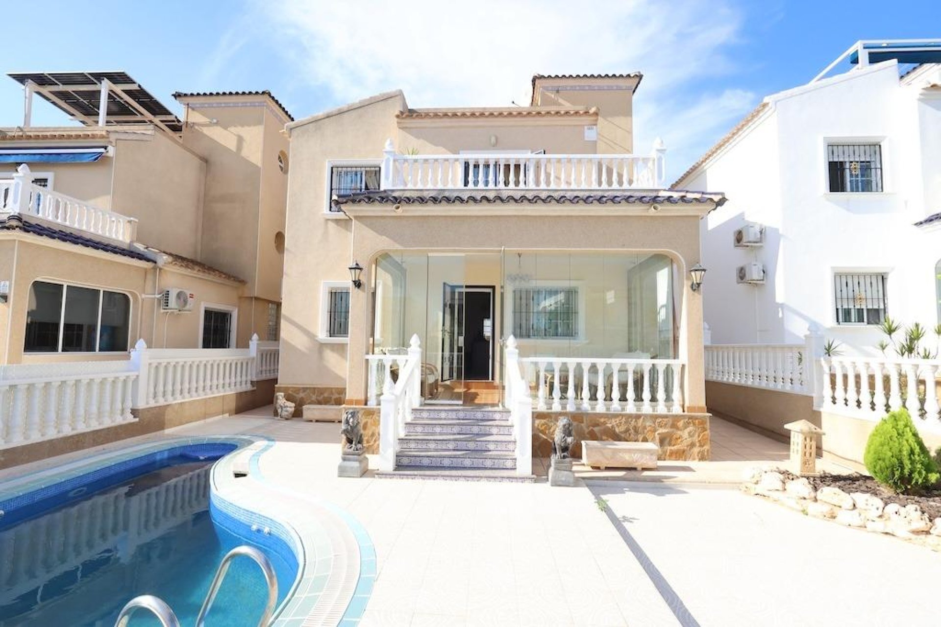 Resale - Villa * - Orihuela Costa * - Las Filipinas *