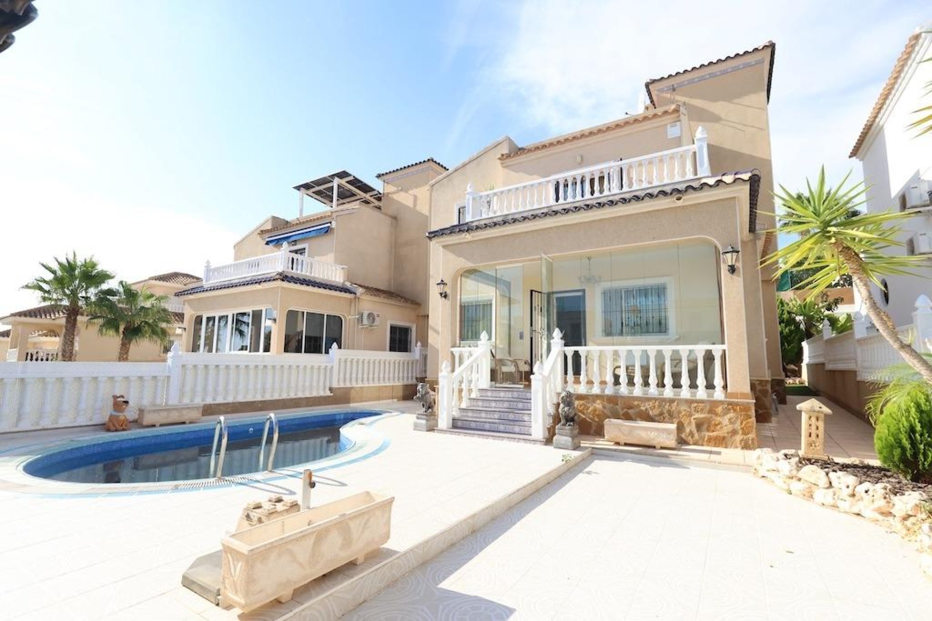 Resale - Villa * - Orihuela Costa * - Las Filipinas *