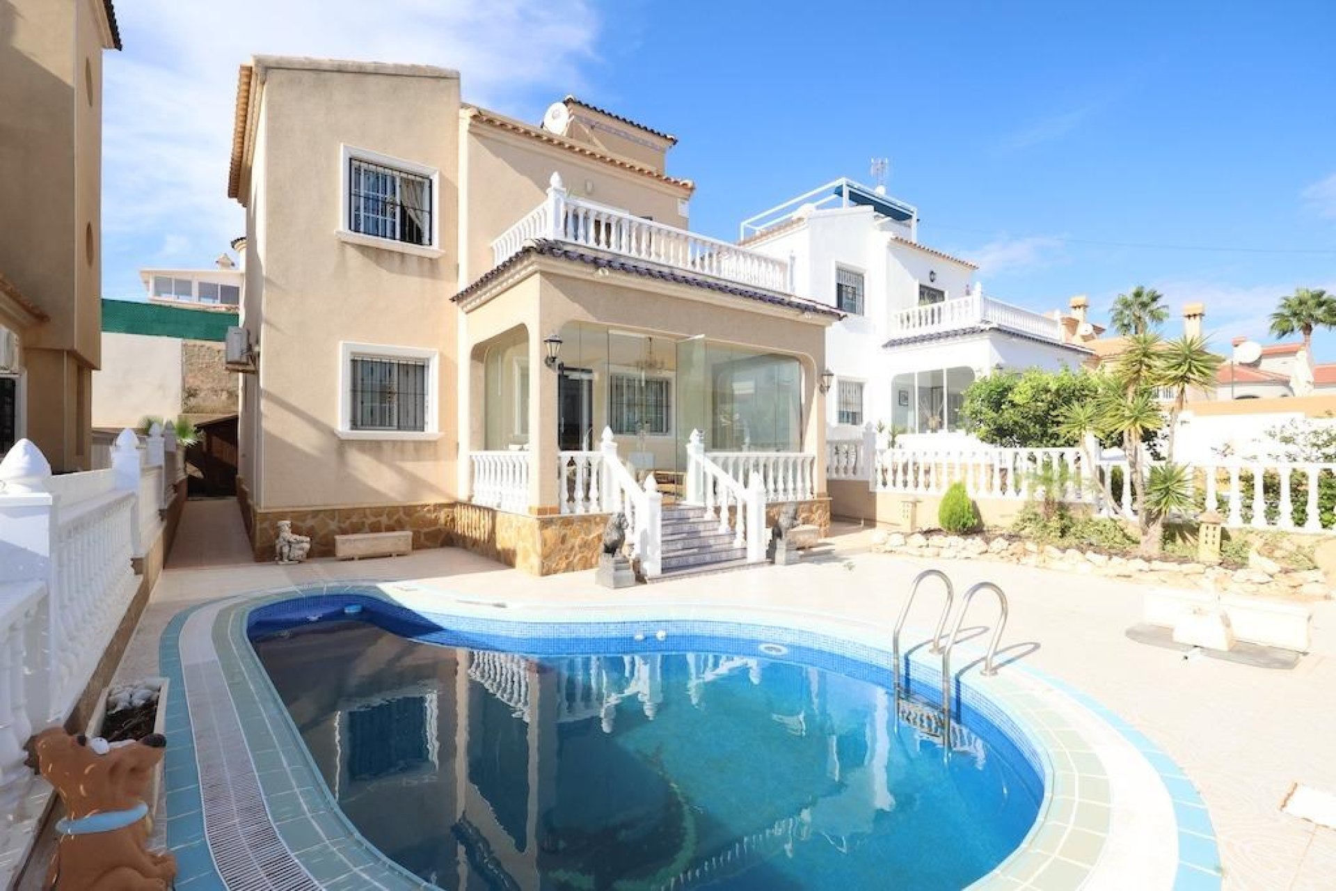 Resale - Villa * - Orihuela Costa * - Las Filipinas *