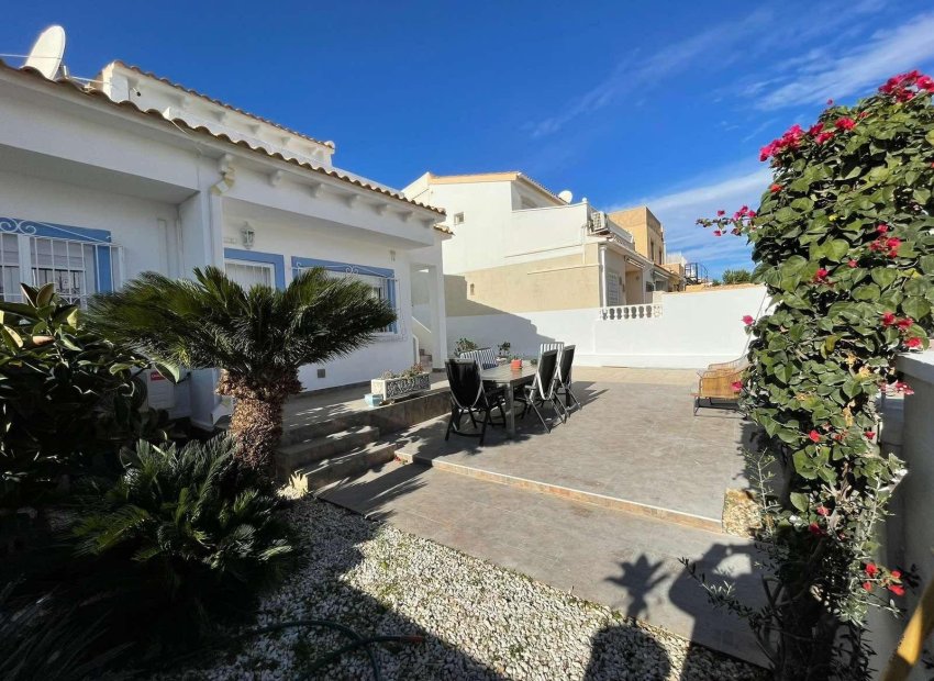 Resale - Villa - Orihuela Costa - Las Mimosas