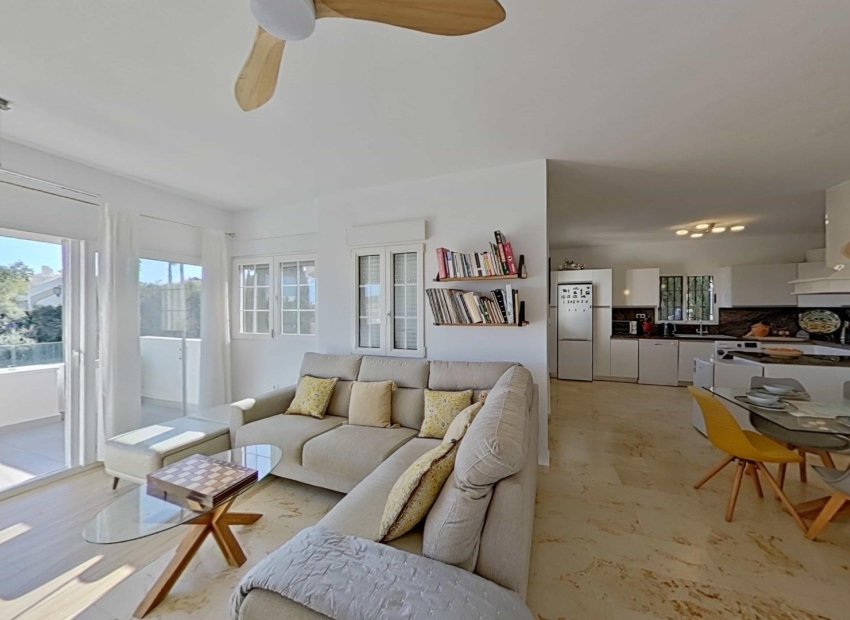 Resale - Villa * - Orihuela Costa * - Las Ramblas Golf *