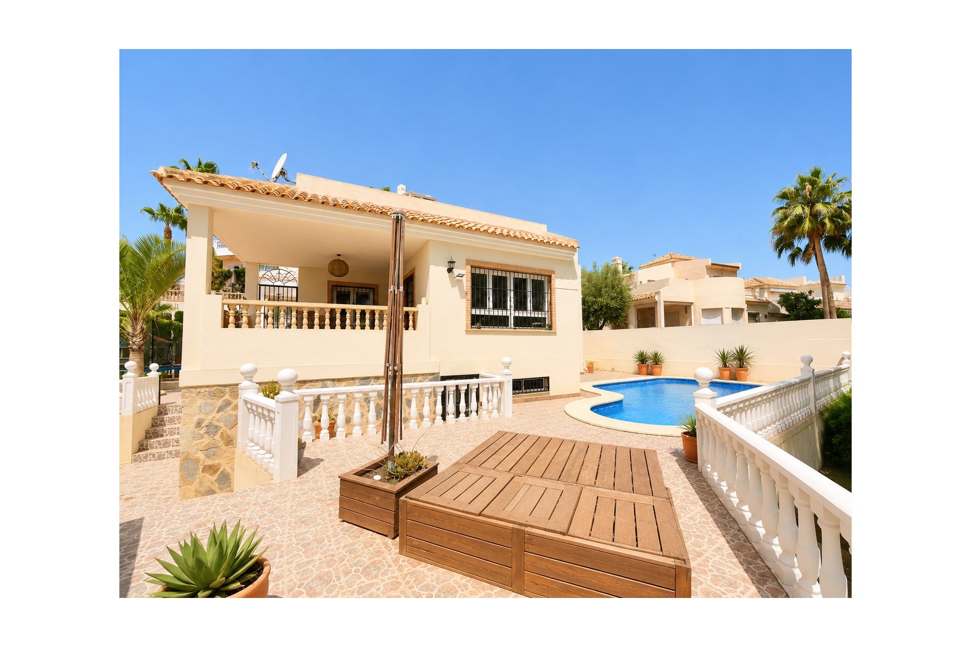 Resale - Villa * - Orihuela Costa * - Las Ramblas Golf *