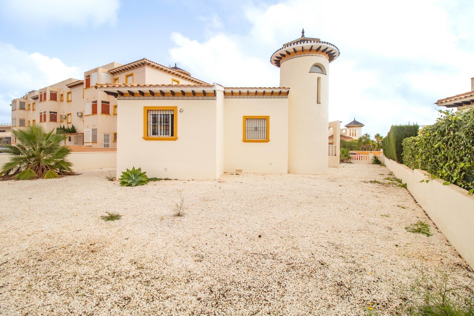 Resale - Villa - Orihuela Costa - Lomas de Cabo Roig