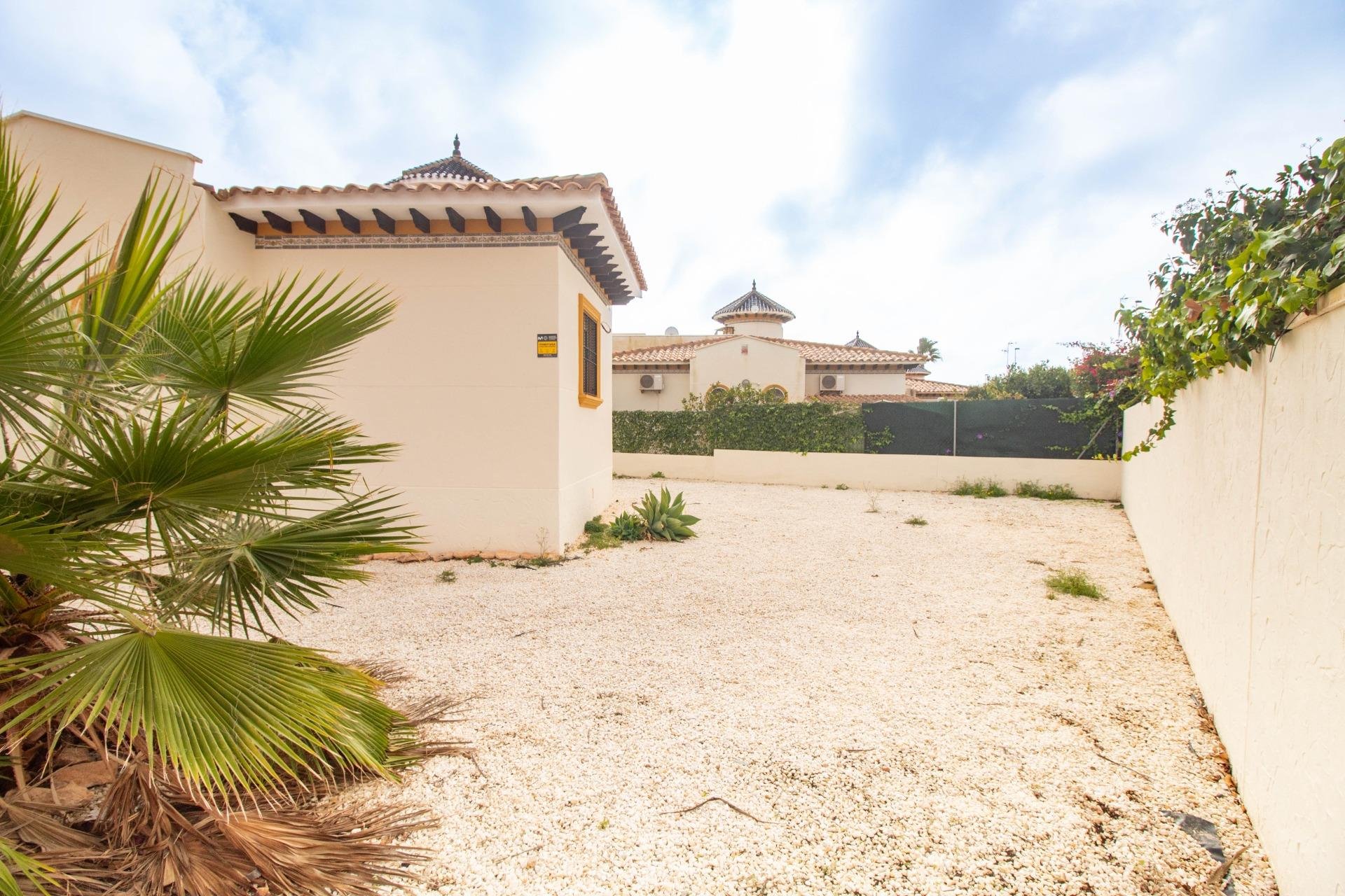 Resale - Villa - Orihuela Costa - Lomas de Cabo Roig