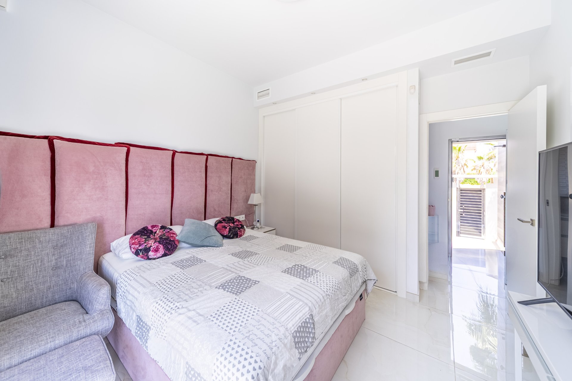 Resale - Villa * - Orihuela Costa - Lomas de Cabo Roig *