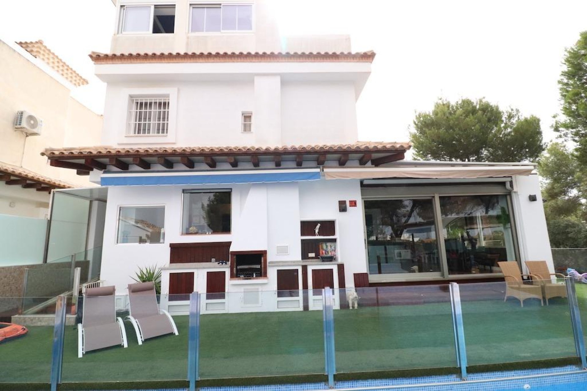 Resale - Villa * - Orihuela Costa * - Lomas de Cabo Roig *