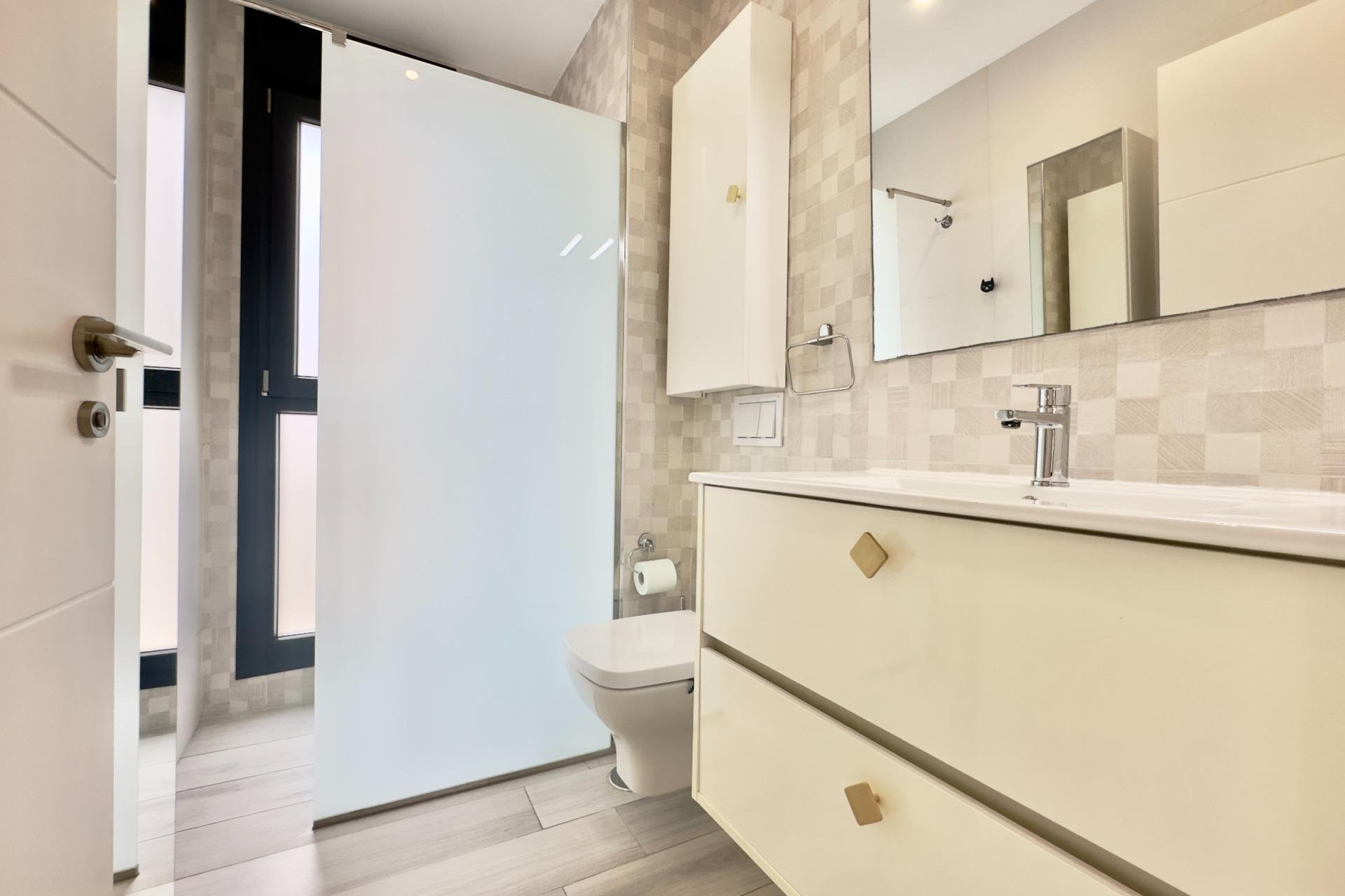 Resale - Villa * - Orihuela Costa * - Lomas de Cabo Roig *