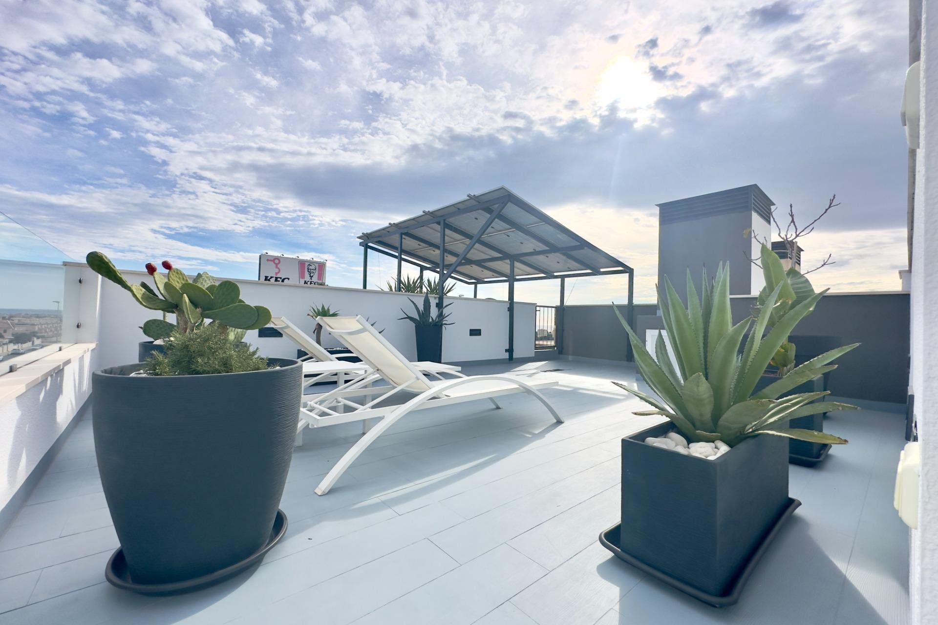 Resale - Villa * - Orihuela Costa * - Lomas de Cabo Roig *