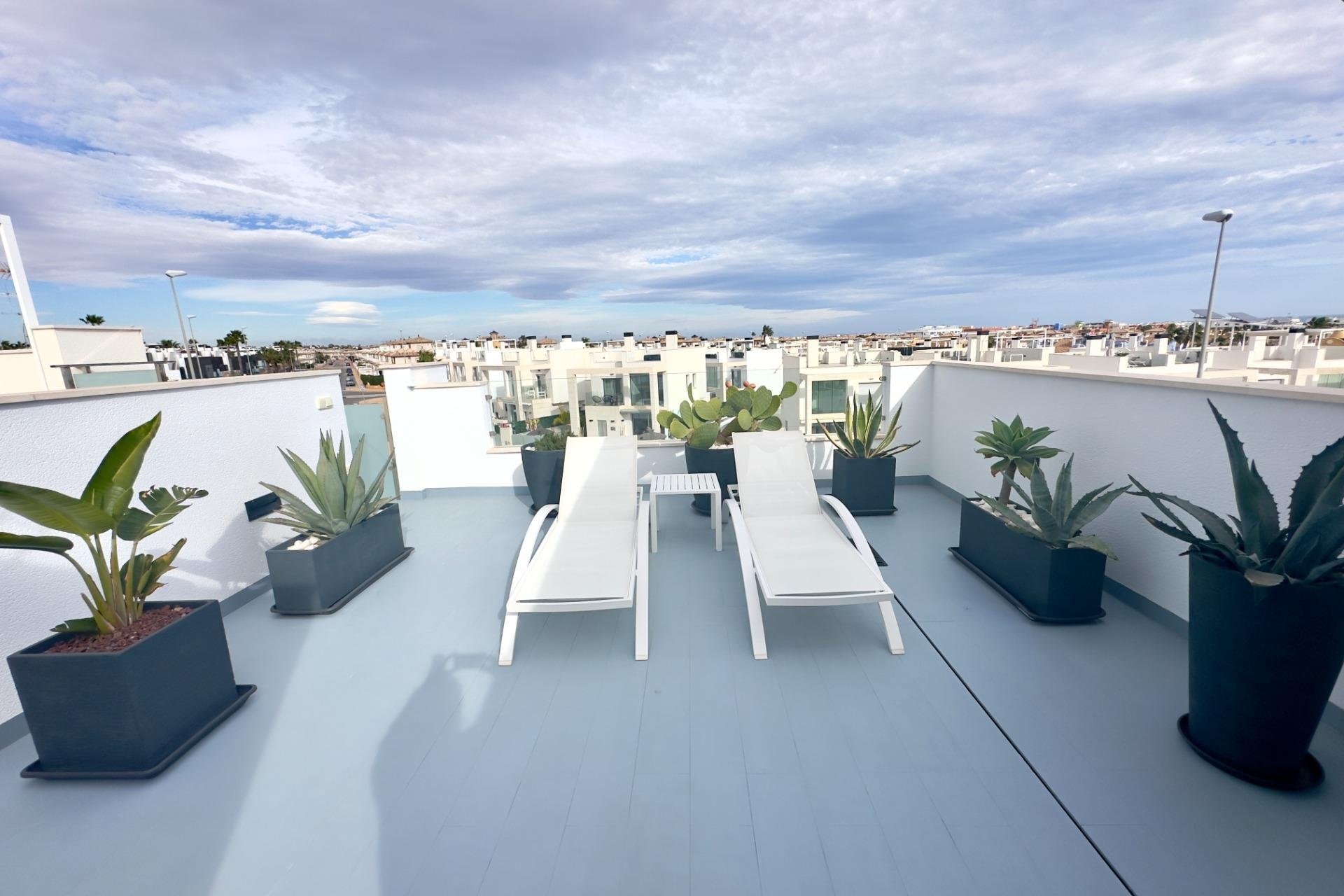 Resale - Villa * - Orihuela Costa * - Lomas de Cabo Roig *