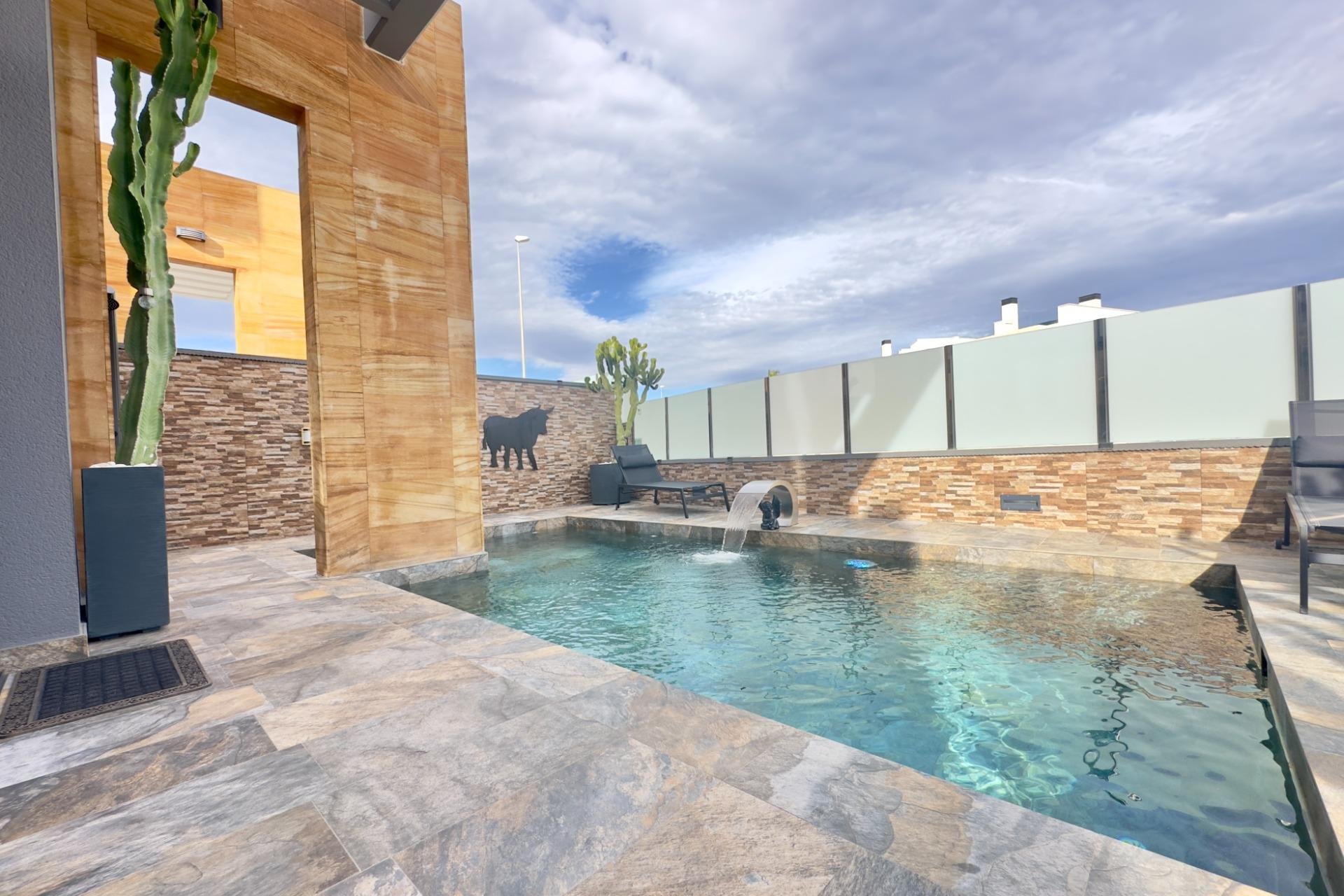 Resale - Villa * - Orihuela Costa * - Lomas de Cabo Roig *