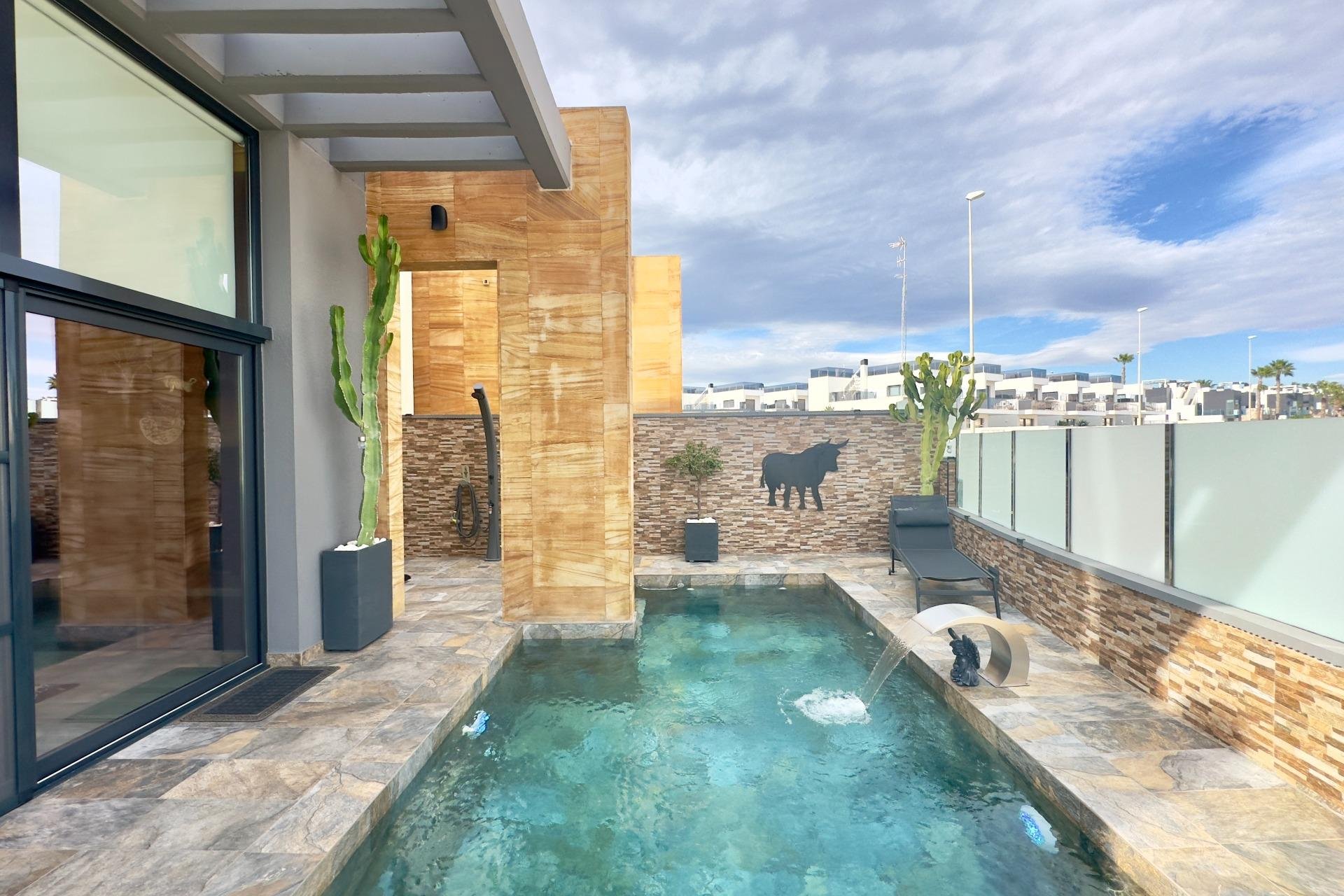 Resale - Villa * - Orihuela Costa * - Lomas de Cabo Roig *