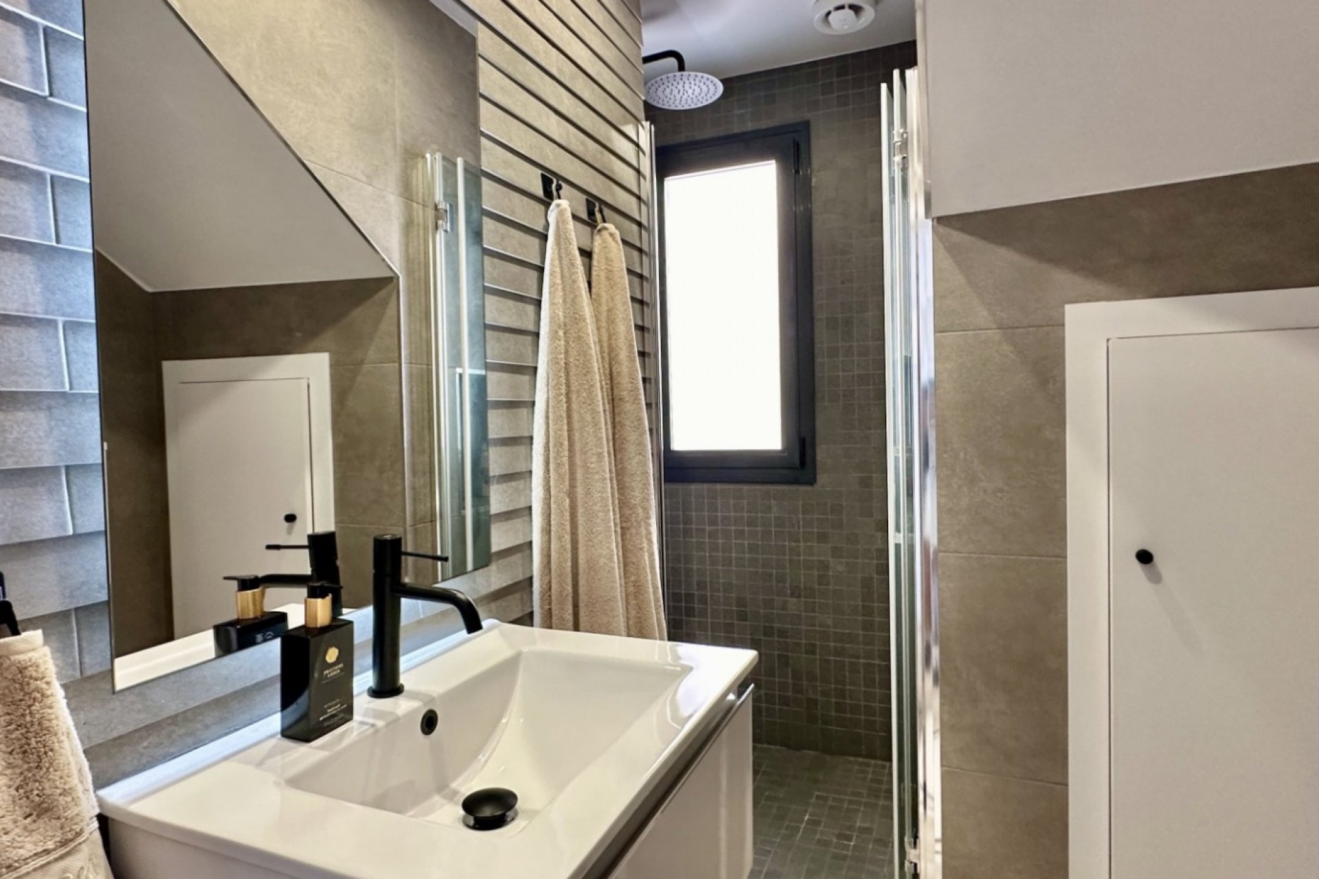 Resale - Villa * - Orihuela Costa * - Lomas de Cabo Roig *