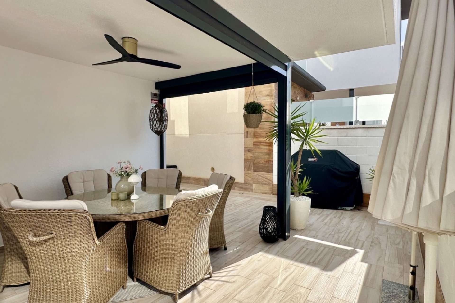 Resale - Villa * - Orihuela Costa * - Lomas de Cabo Roig *