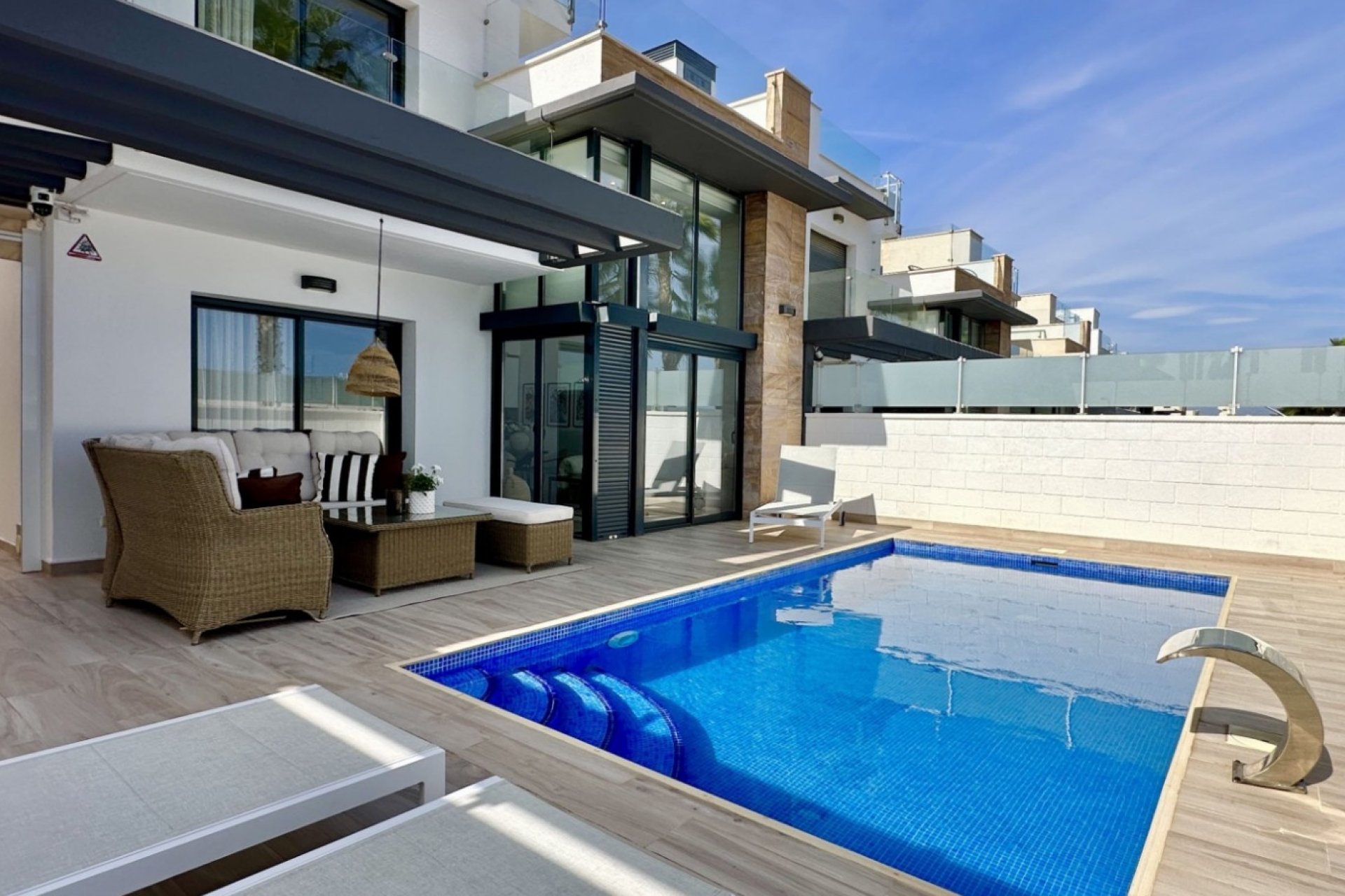 Resale - Villa * - Orihuela Costa * - Lomas de Cabo Roig *