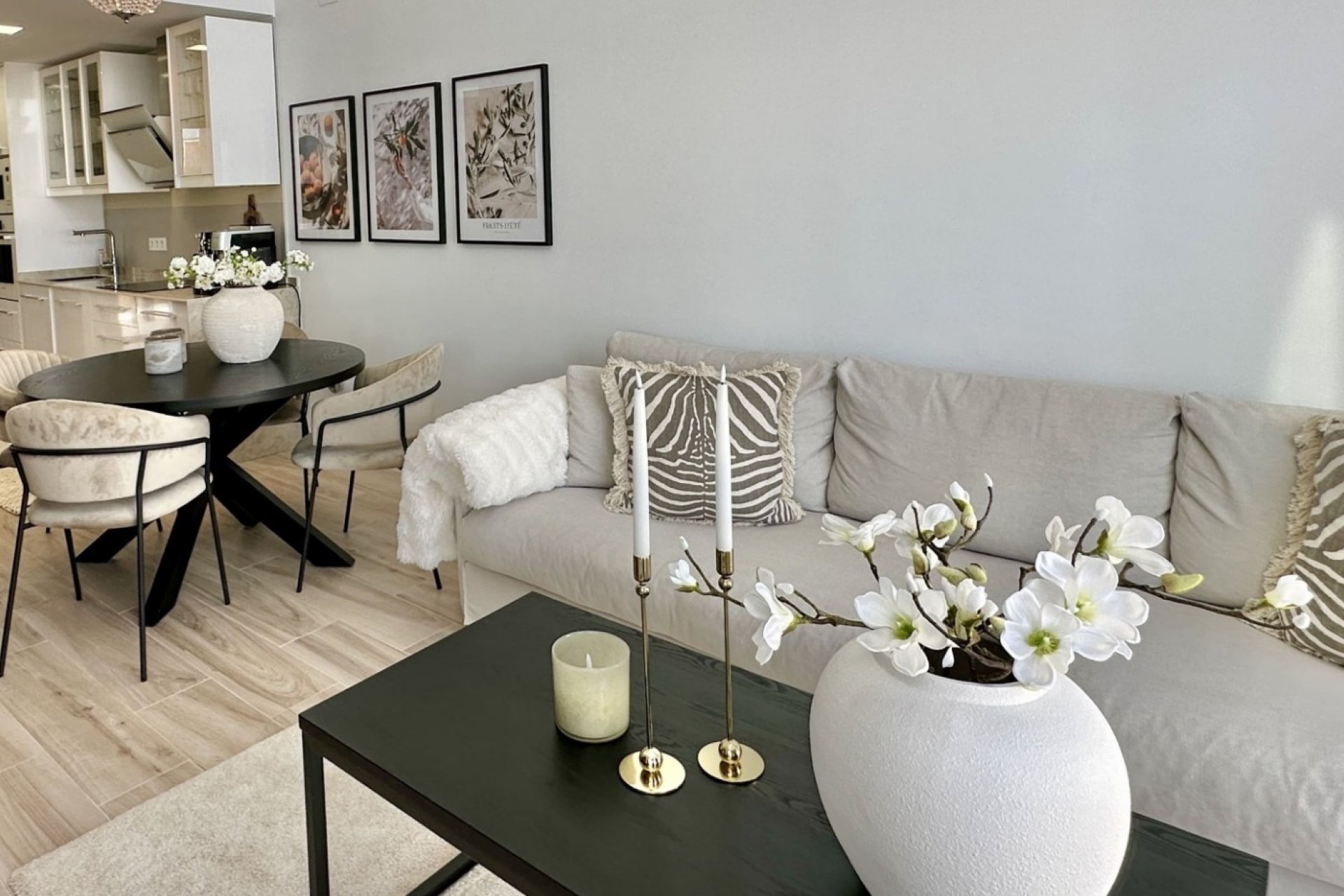 Resale - Villa * - Orihuela Costa * - Lomas de Cabo Roig *