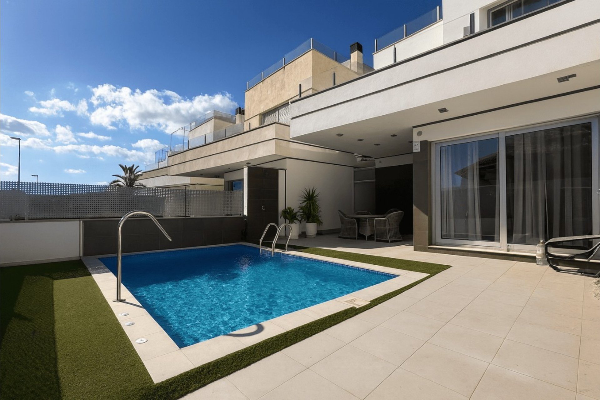 Resale - Villa * - Orihuela Costa * - Lomas de Cabo Roig *