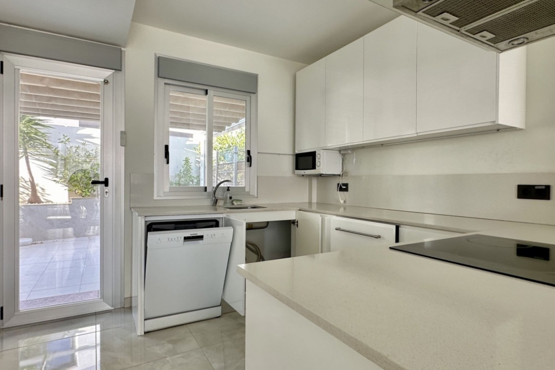 Resale - Villa * - Orihuela Costa * - Lomas de Cabo Roig *