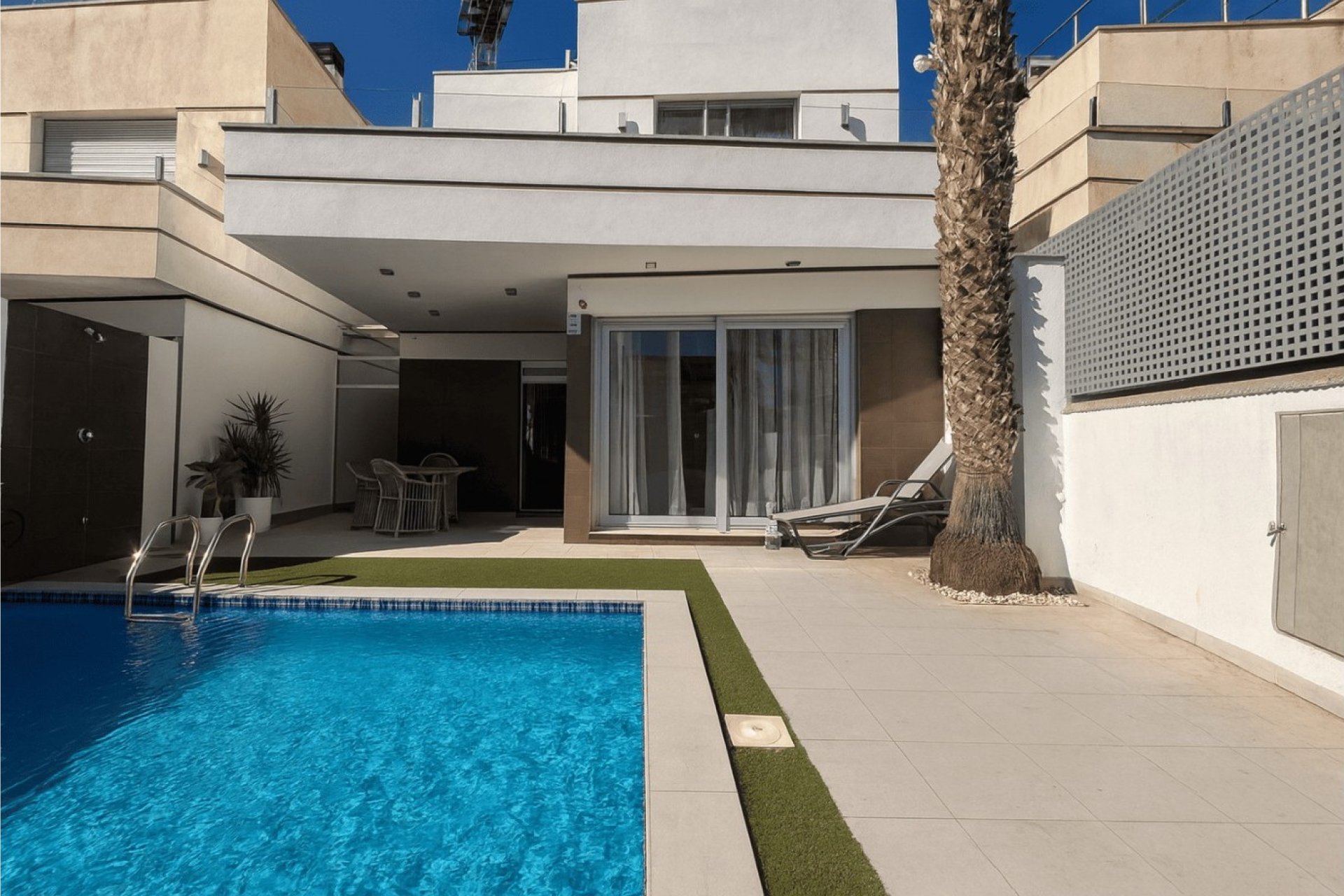 Resale - Villa * - Orihuela Costa * - Lomas de Cabo Roig *