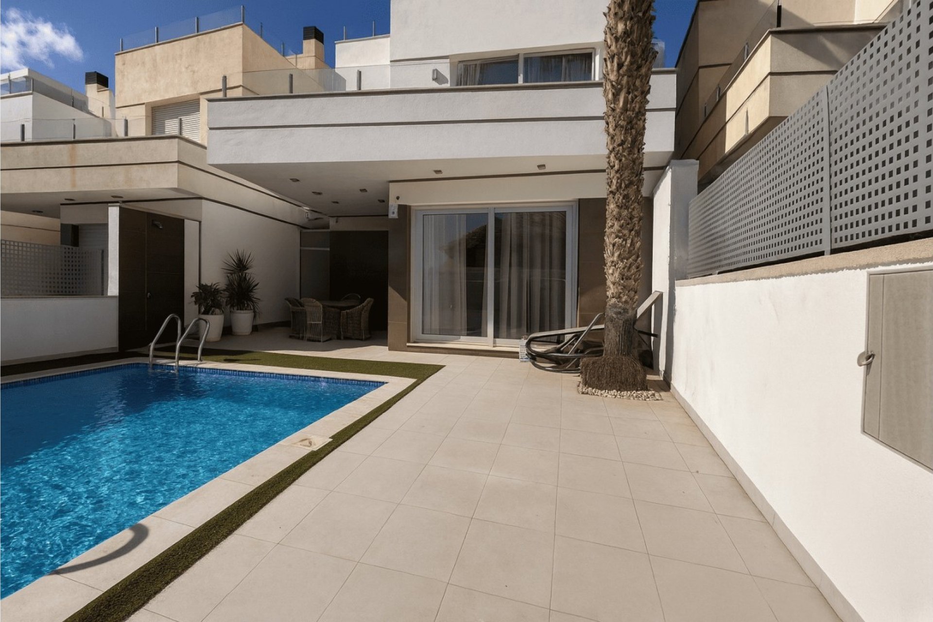 Resale - Villa * - Orihuela Costa * - Lomas de Cabo Roig *