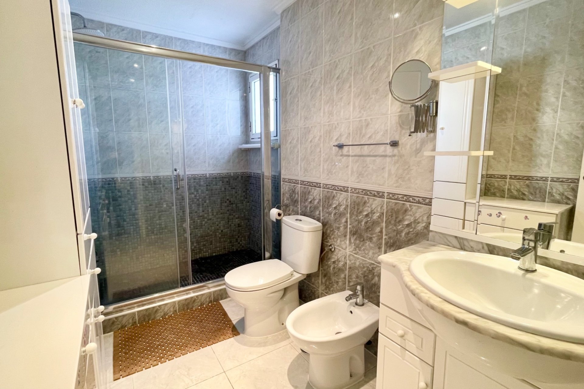 Resale - Villa * - Orihuela Costa * - Los Altos *