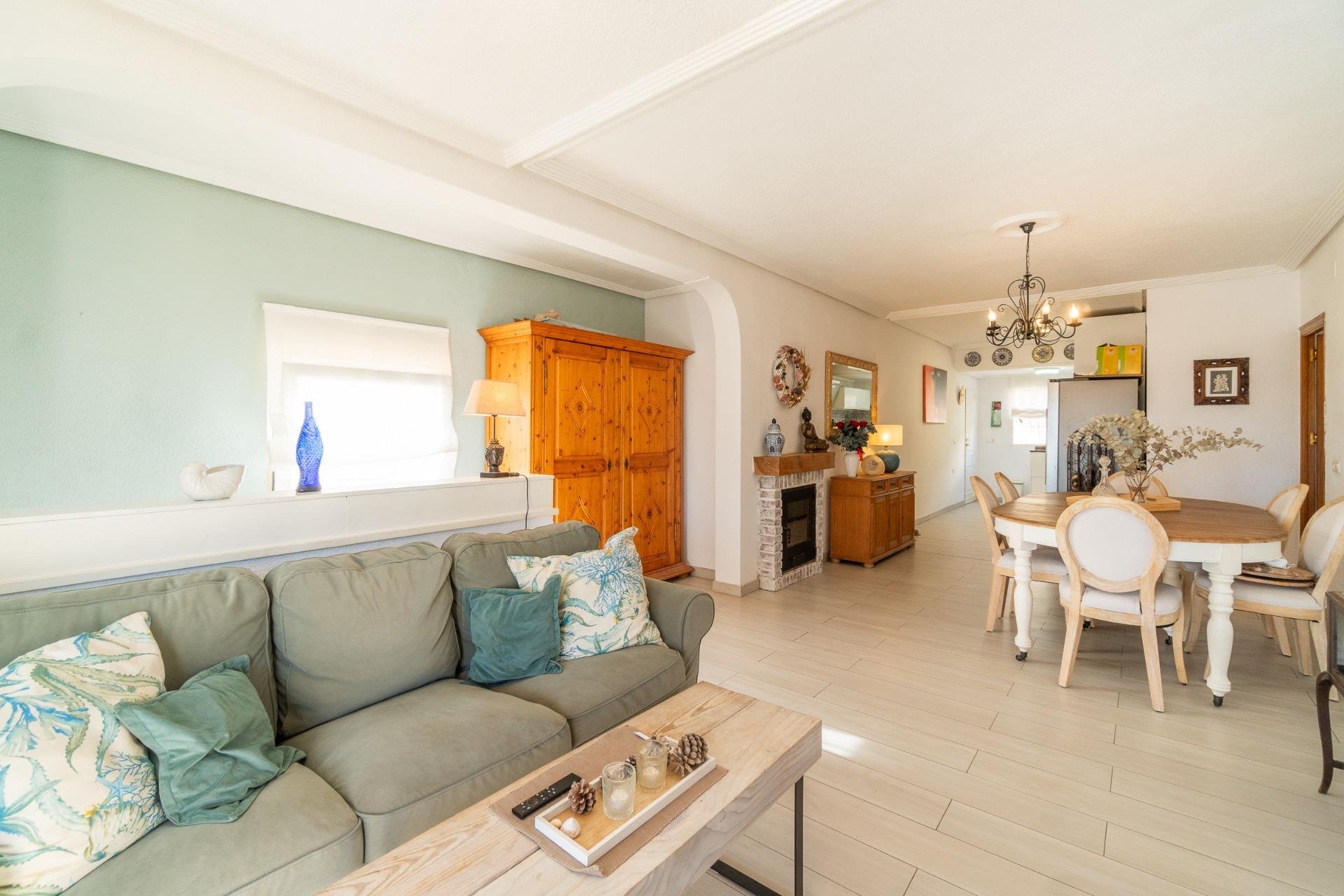 Resale - Villa * - Orihuela Costa * - Los Balcones *