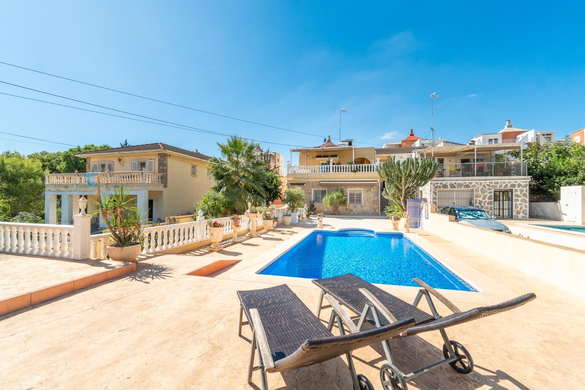 Resale - Villa * - Orihuela Costa * - Los Balcones *