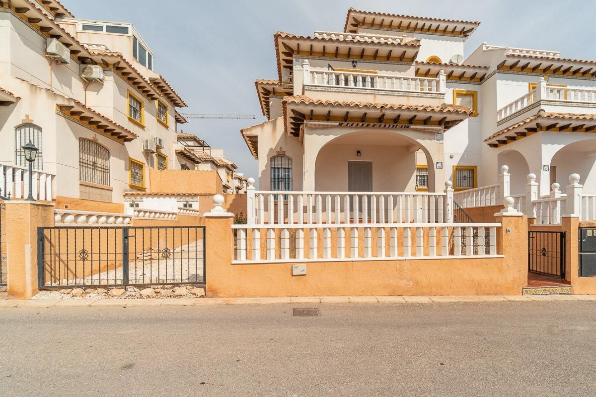 Resale - Villa - Orihuela Costa - Los Dolses