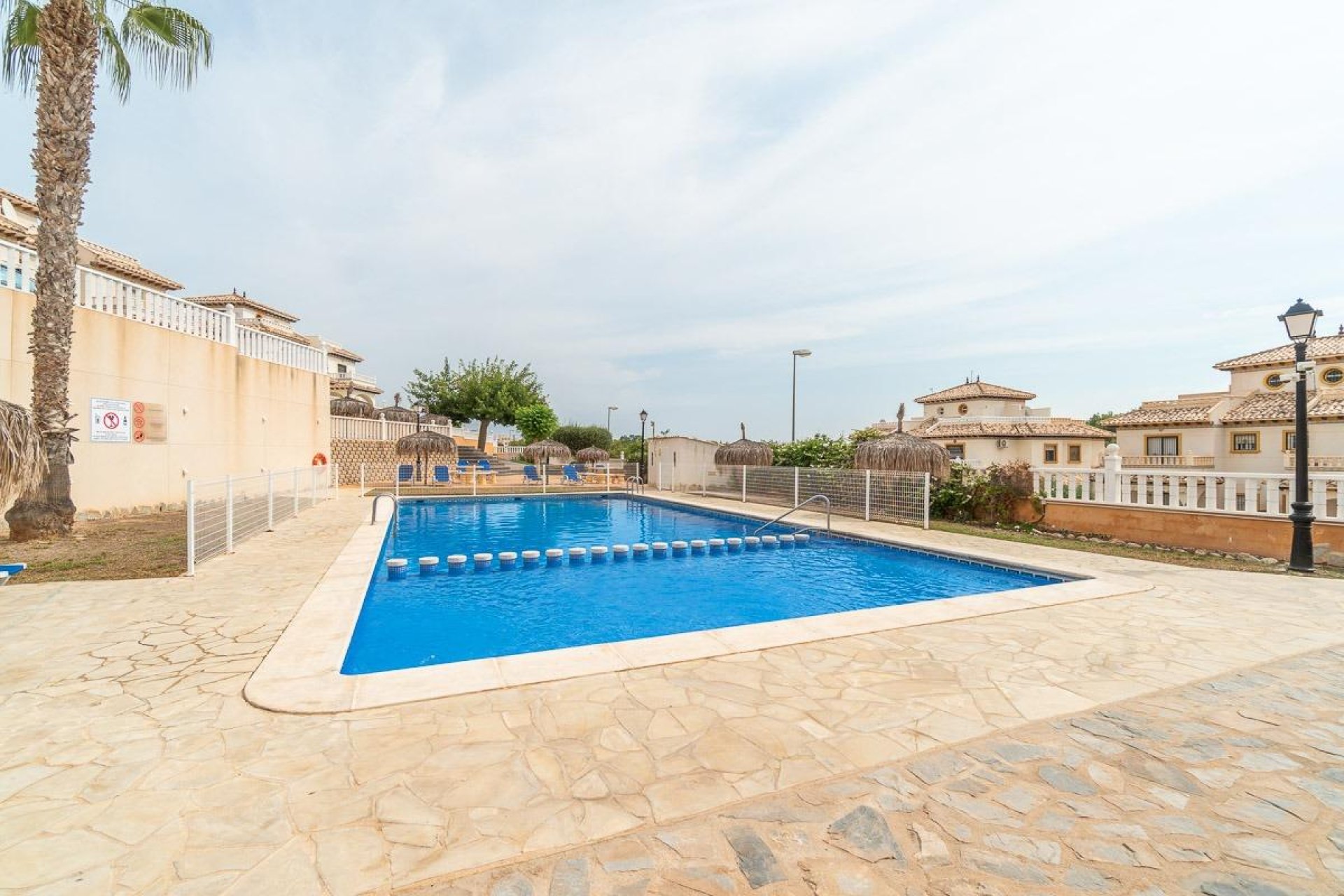 Resale - Villa - Orihuela Costa - Los Dolses