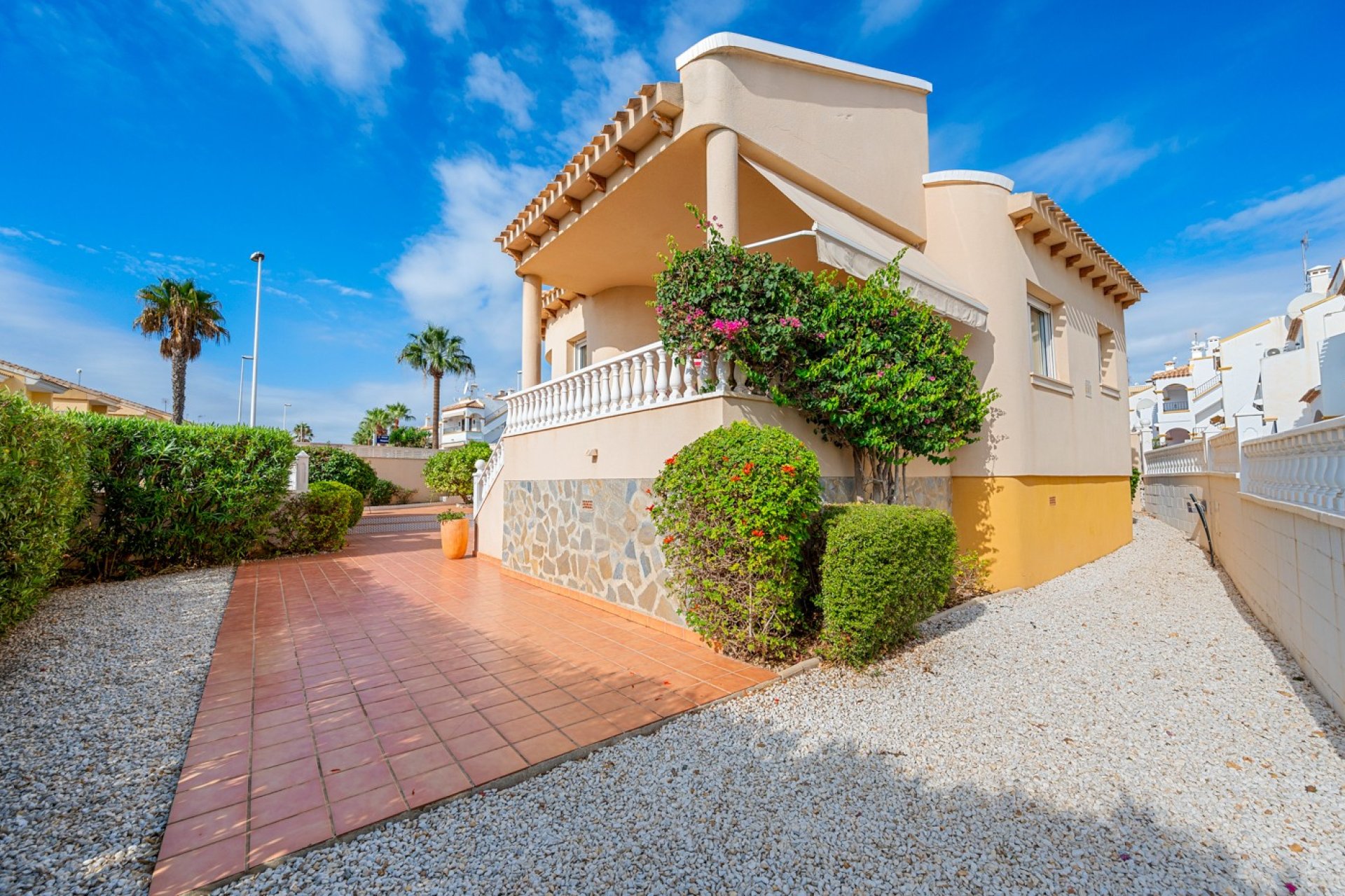 Resale - Villa - Orihuela Costa - Los Dolses*