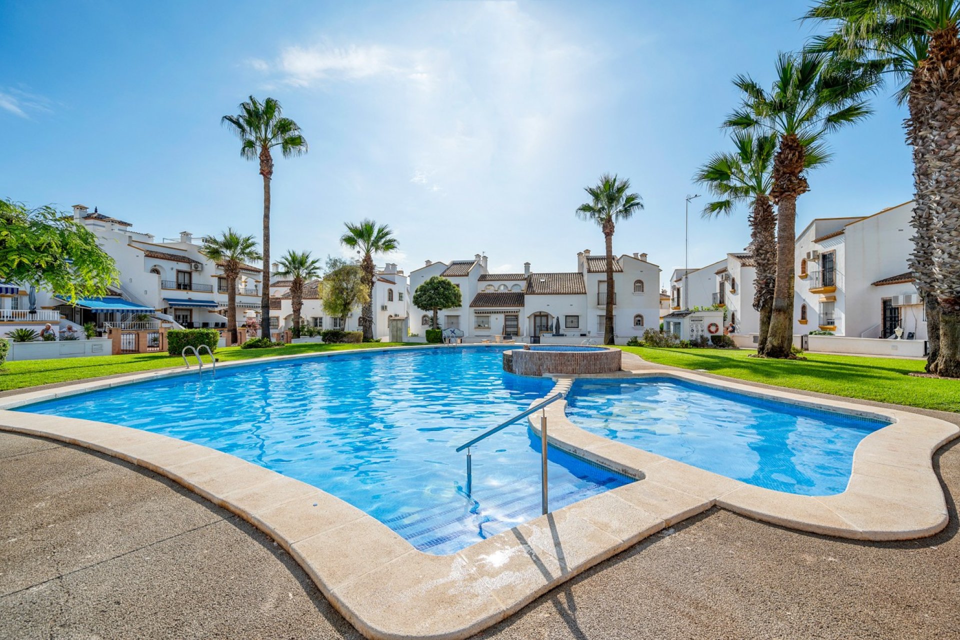 Resale - Villa - Orihuela Costa - Los Dolses*