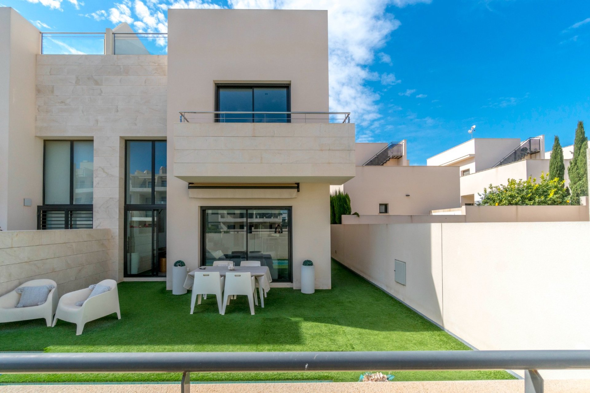 Resale - Villa - Orihuela Costa - Los Dolses