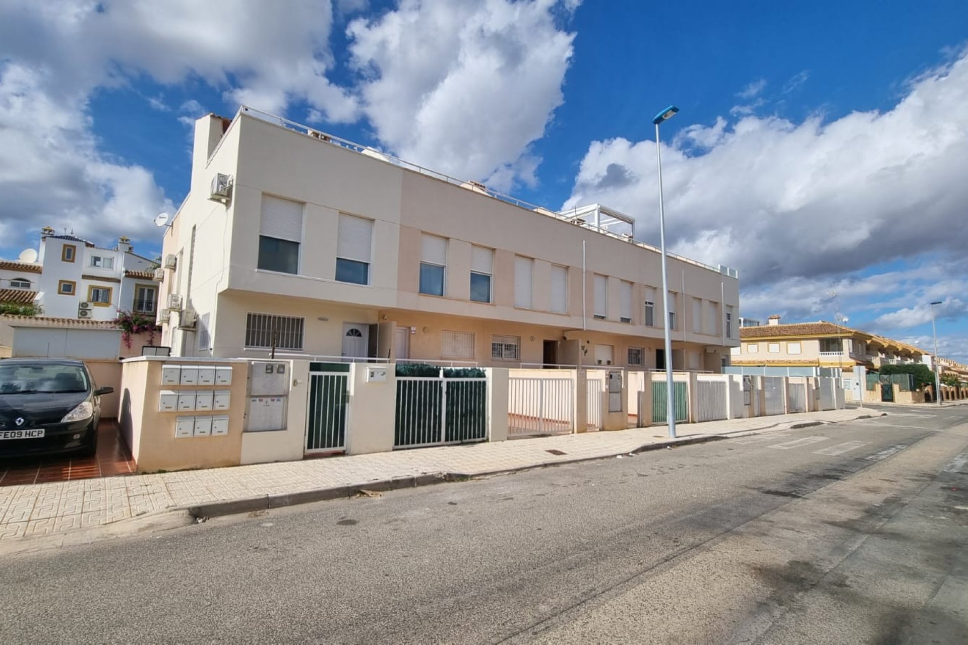 Resale - Villa * - Orihuela Costa * - Los Dolses *