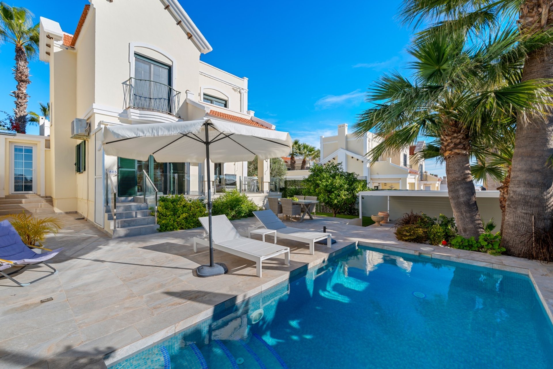 Resale - Villa * - Orihuela Costa * - Los Dolses*