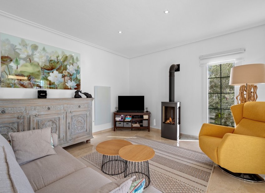 Resale - Villa * - Orihuela Costa * - Los Dolses*