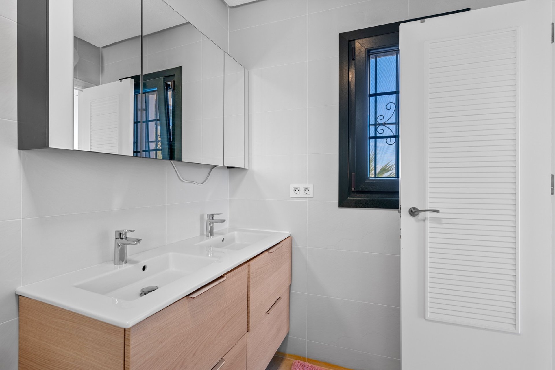 Resale - Villa * - Orihuela Costa * - Los Dolses*