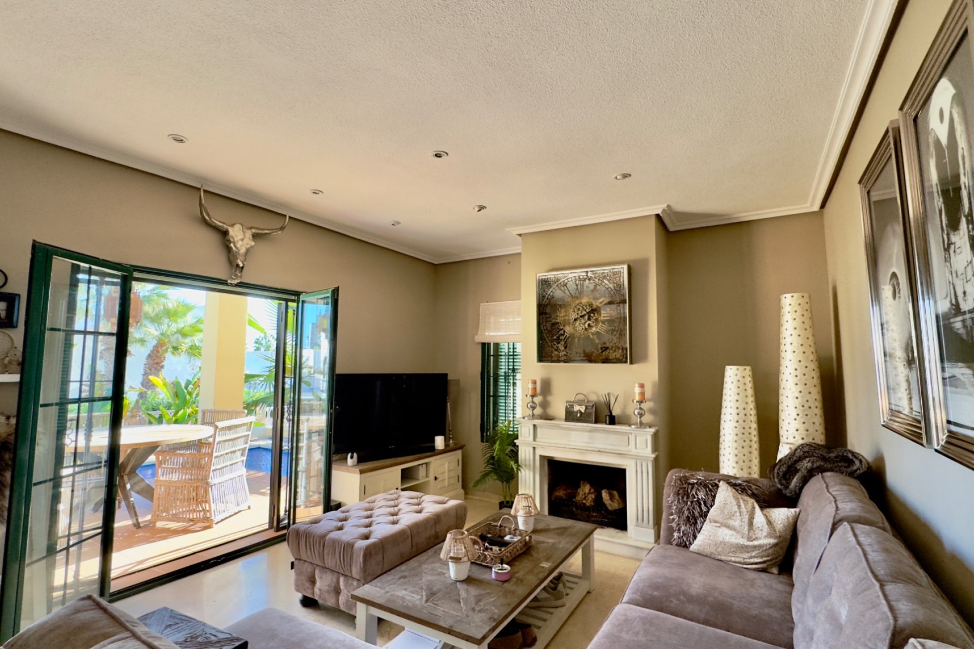 Resale - Villa * - Orihuela Costa * - Los Dolses*