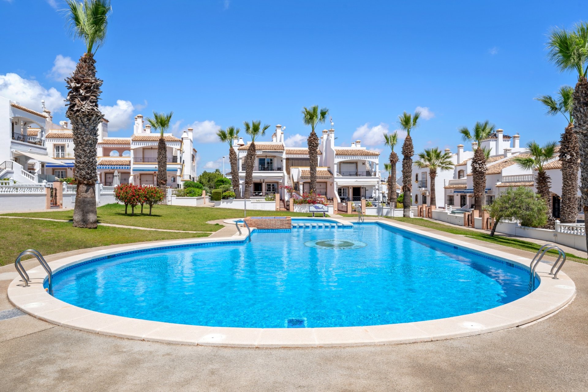 Resale - Villa * - Orihuela Costa * - Los Dolses*