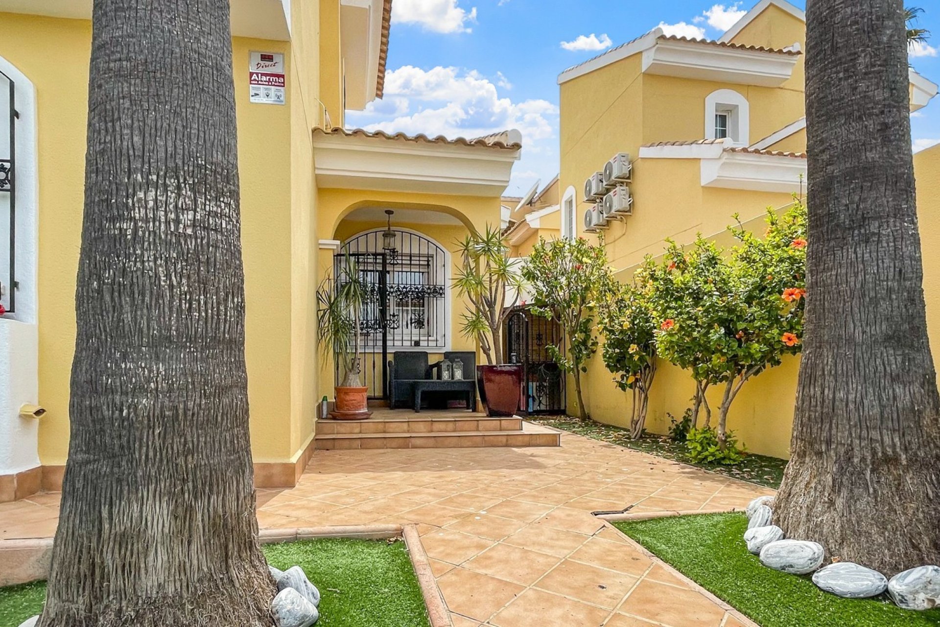 Resale - Villa * - Orihuela Costa * - Los Dolses *