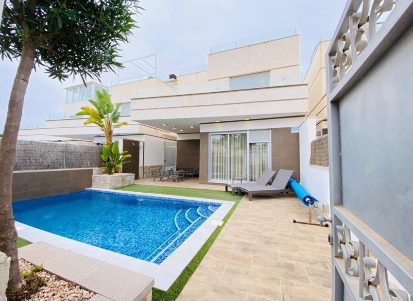 Resale - Villa - Orihuela Costa - Montezenia