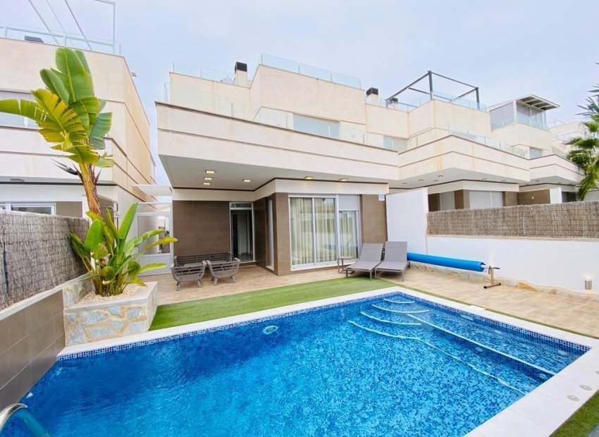 Resale - Villa - Orihuela Costa - Montezenia