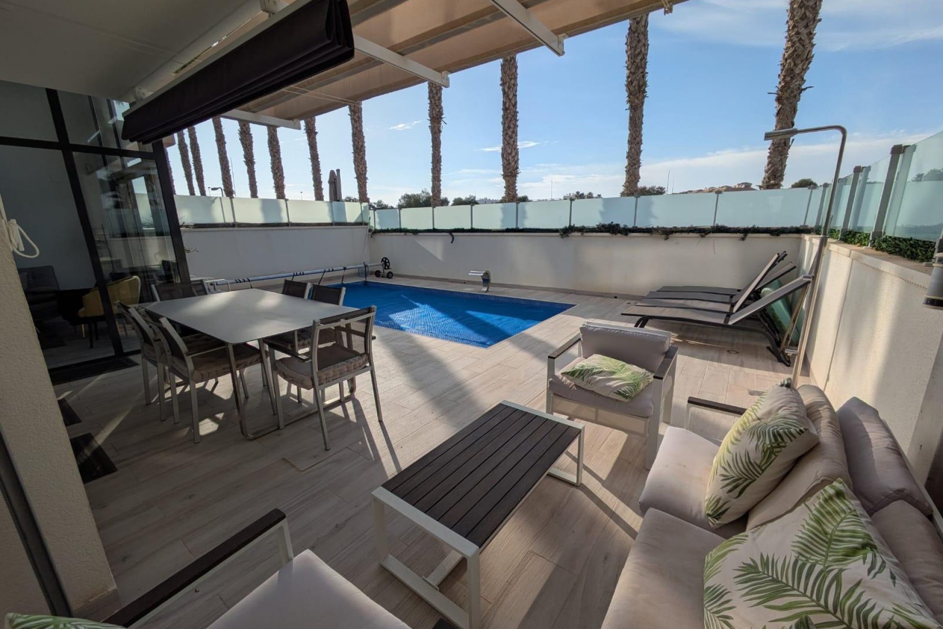 Resale - Villa * - Orihuela Costa * - Montezenia *