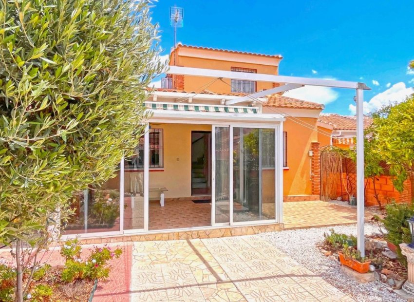 Resale - Villa - Orihuela Costa - Playa Flamenca